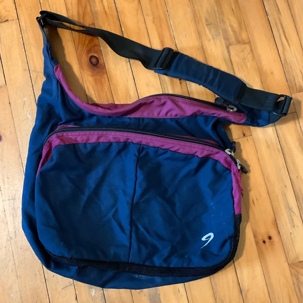 Rare Title Nine cross body bag